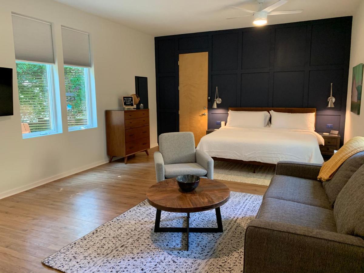 Normalbnb - 2 Blocks From Restaurants, Bars, Hospital Athens Bagian luar foto