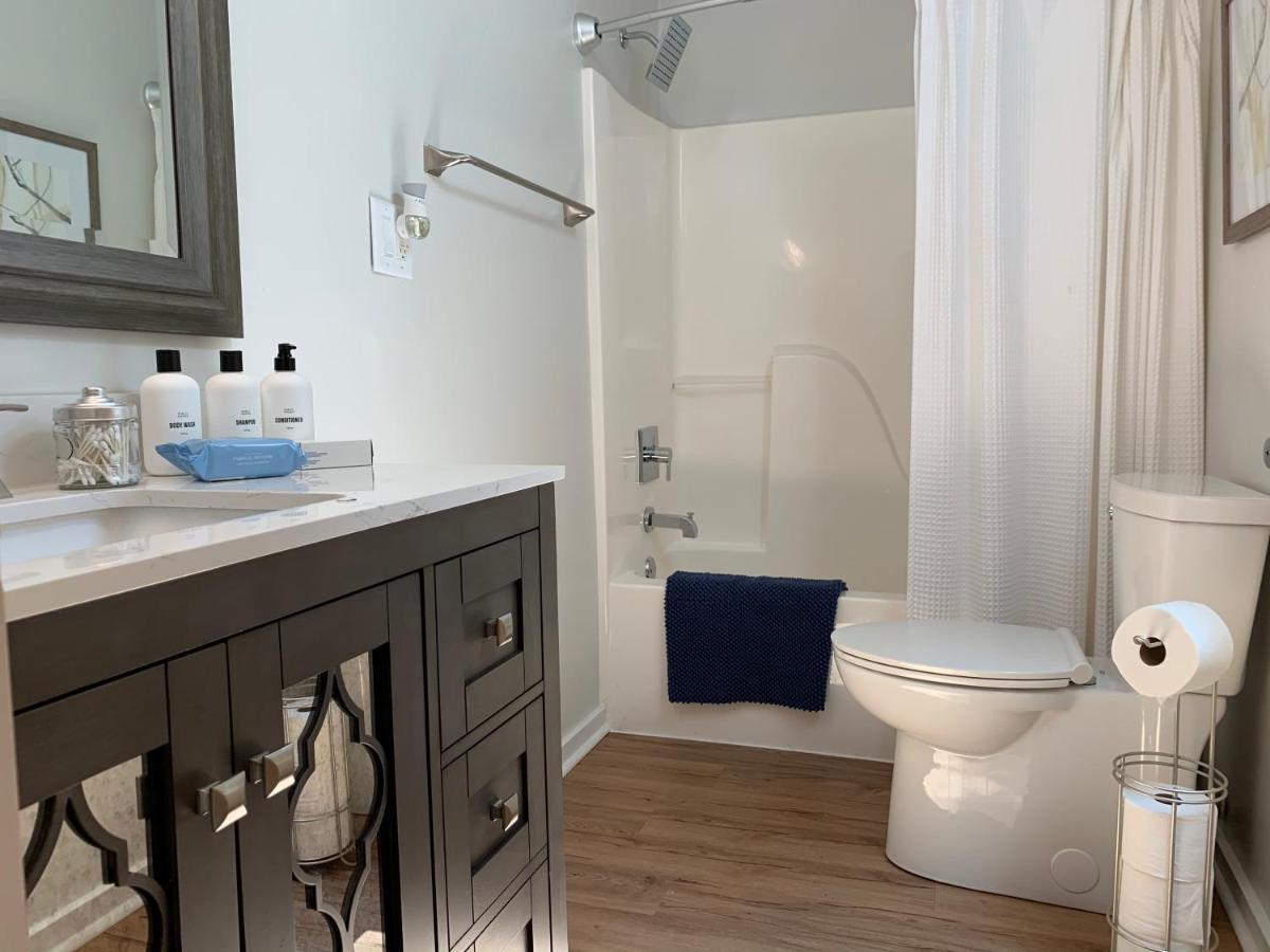 Normalbnb - 2 Blocks From Restaurants, Bars, Hospital Athens Bagian luar foto