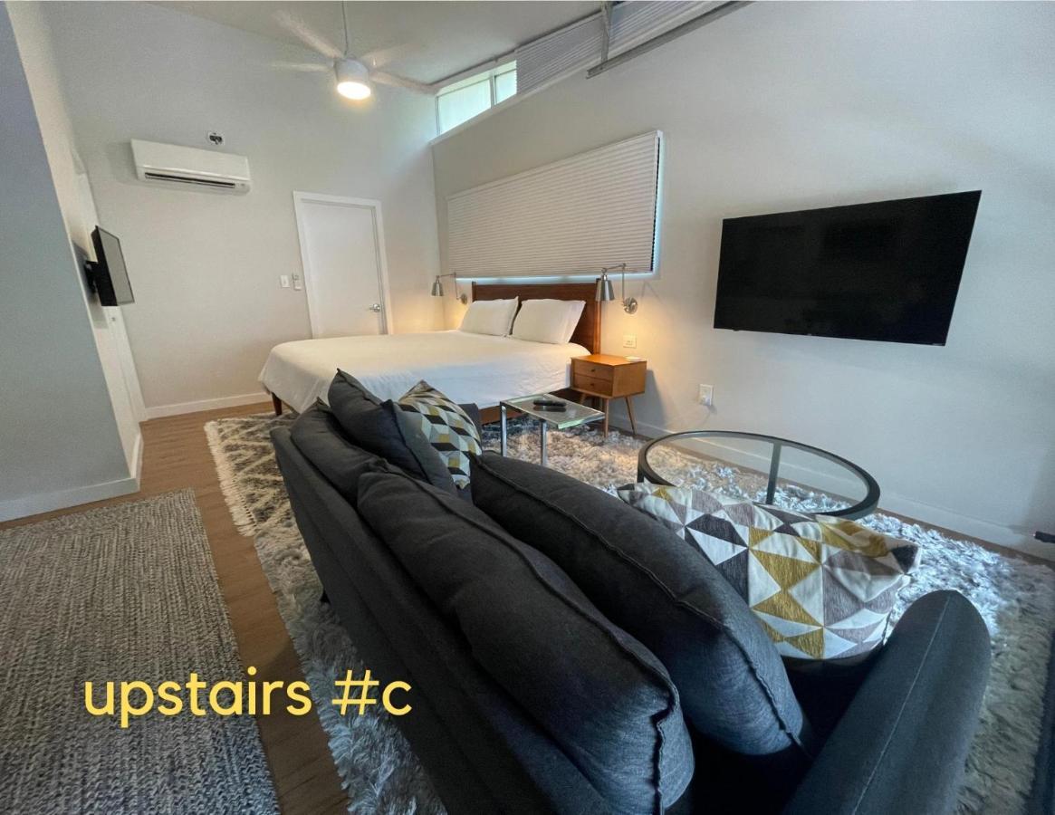 Normalbnb - 2 Blocks From Restaurants, Bars, Hospital Athens Bagian luar foto