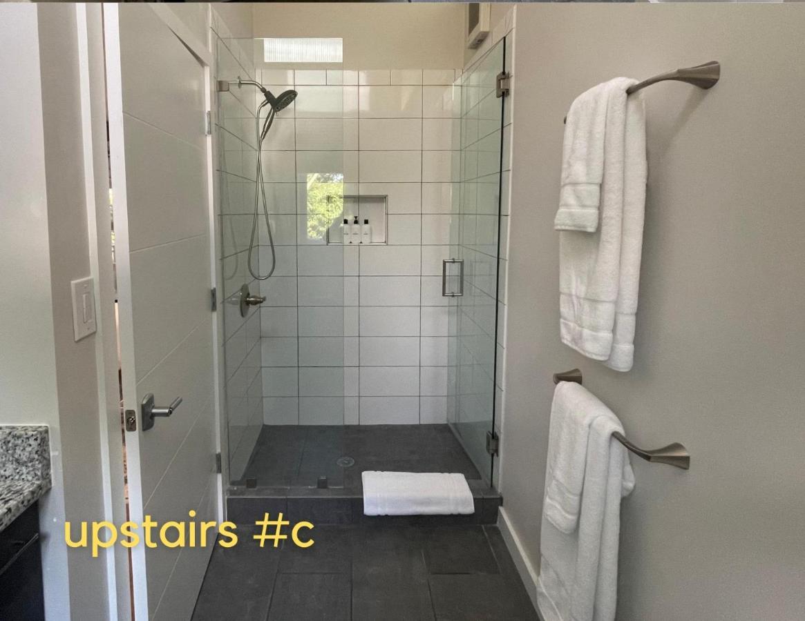 Normalbnb - 2 Blocks From Restaurants, Bars, Hospital Athens Bagian luar foto