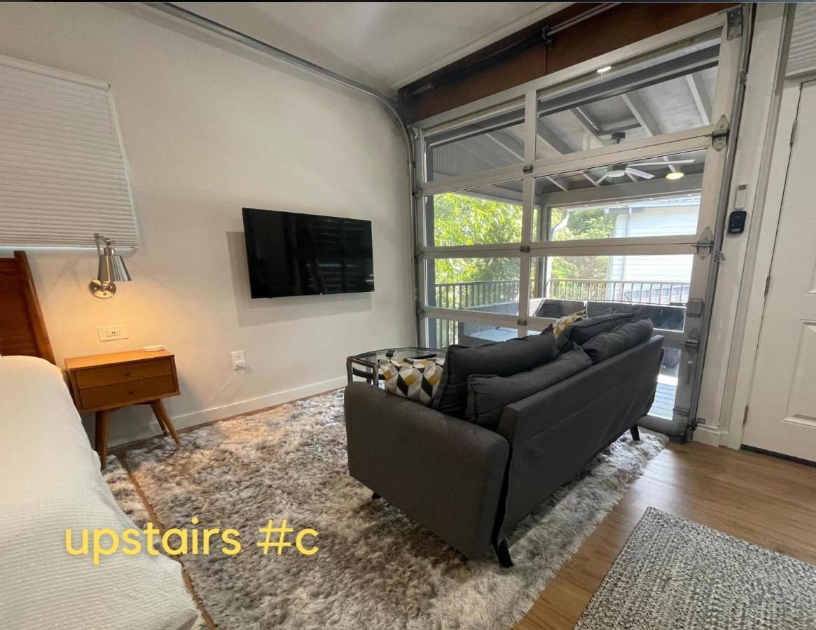 Normalbnb - 2 Blocks From Restaurants, Bars, Hospital Athens Bagian luar foto