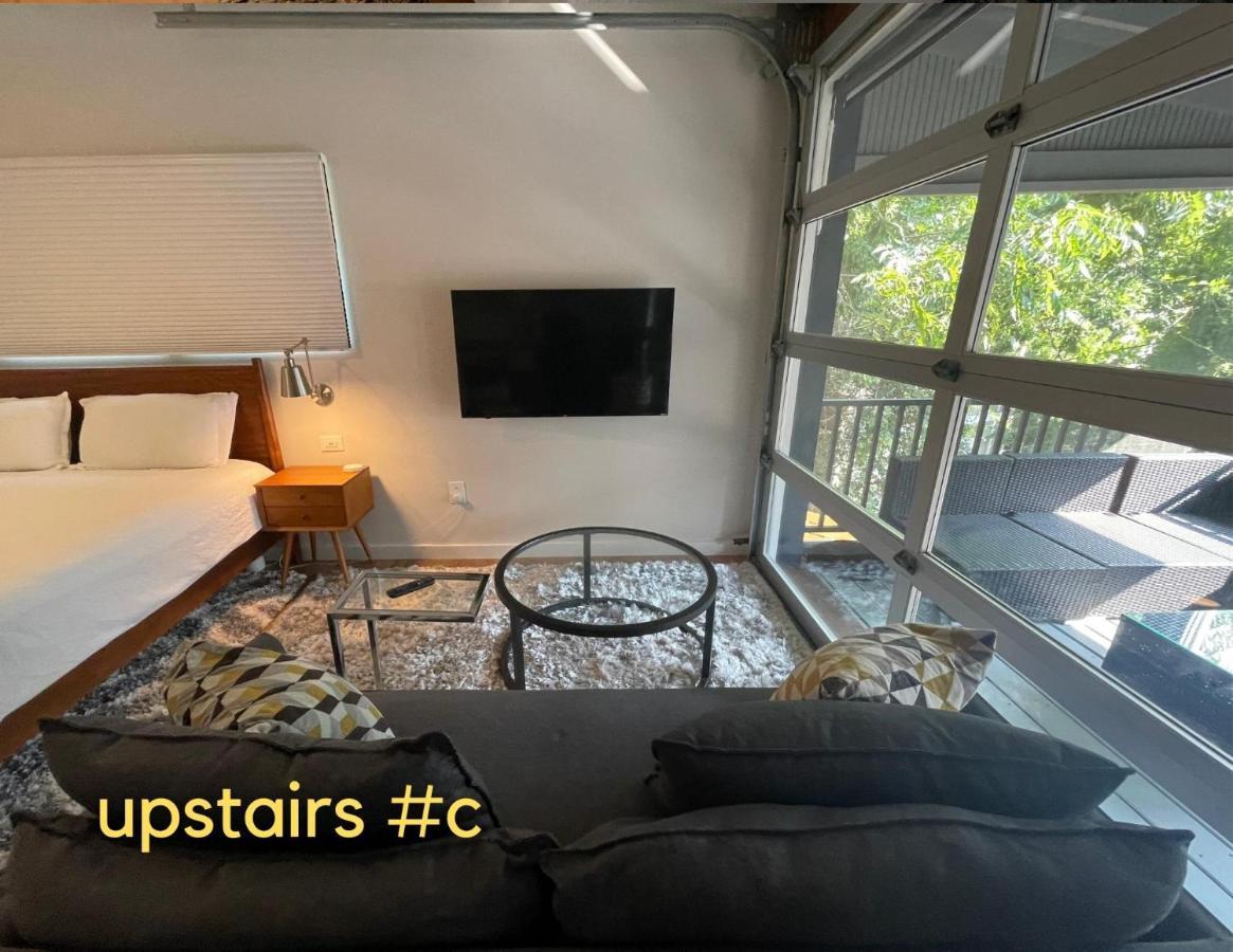 Normalbnb - 2 Blocks From Restaurants, Bars, Hospital Athens Bagian luar foto